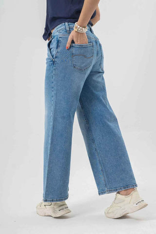 Trendy Wide-Leg Blue Jeans for a Bold Casual Look - Ecowears.pk